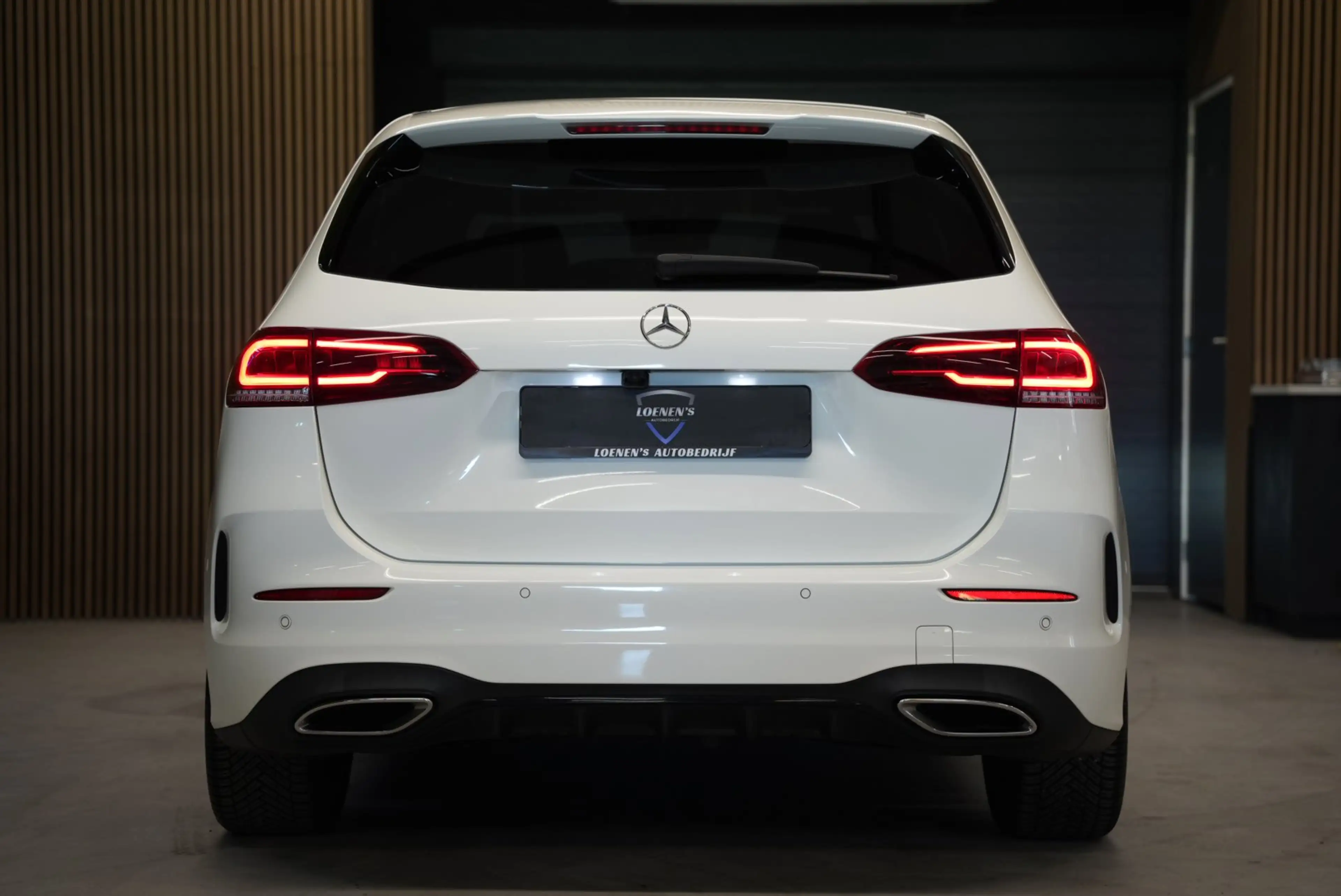 Mercedes-Benz B 200 AMG Line / Night pakket / Camera / Sfeerverlichtin — photo 10