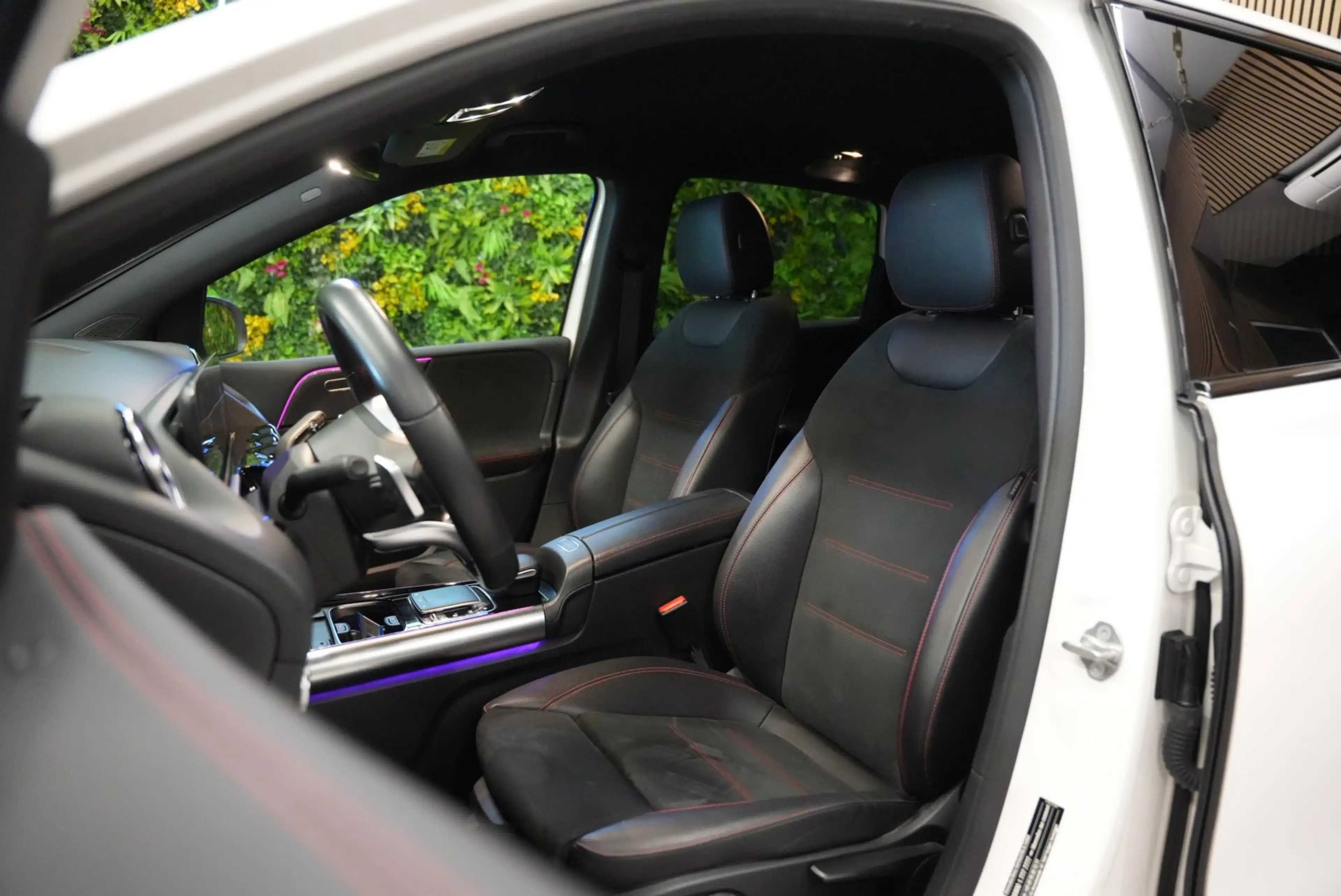 Mercedes-Benz B 200 AMG Line / Night pakket / Camera / Sfeerverlichtin — photo 7