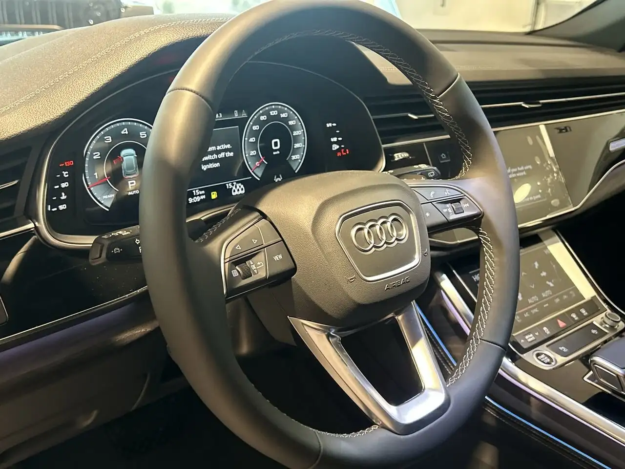 Audi Q8 снимка Audi Q8