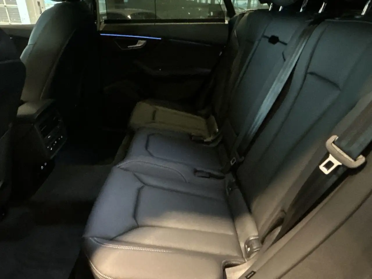 Audi Q8 снимка Audi Q8