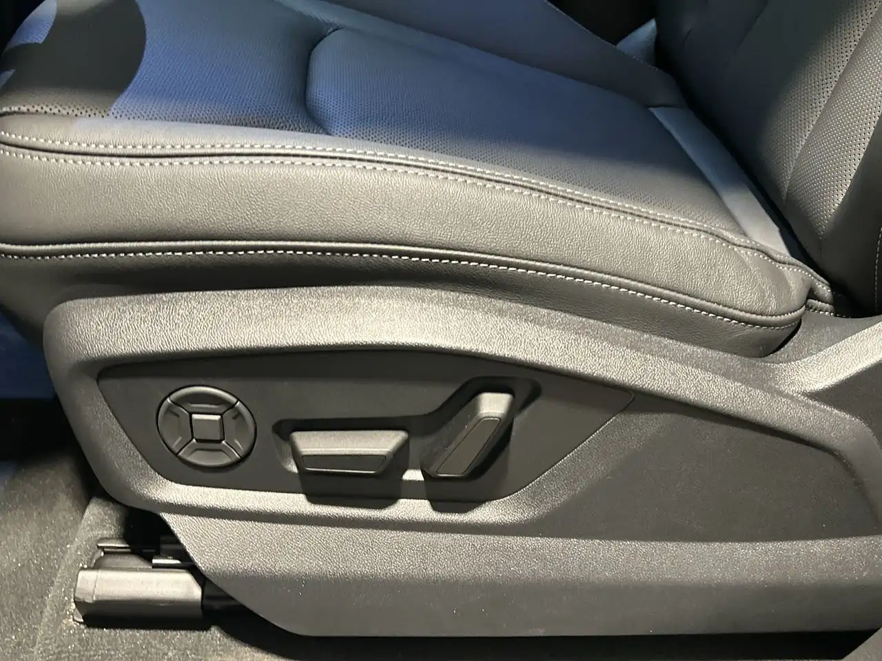 Audi Q8 снимка Audi Q8