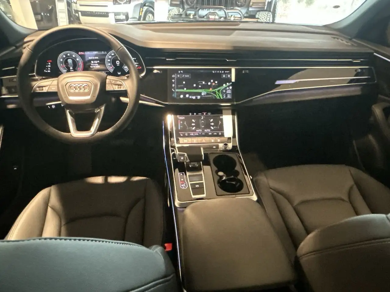 Audi Q8 снимка Audi Q8
