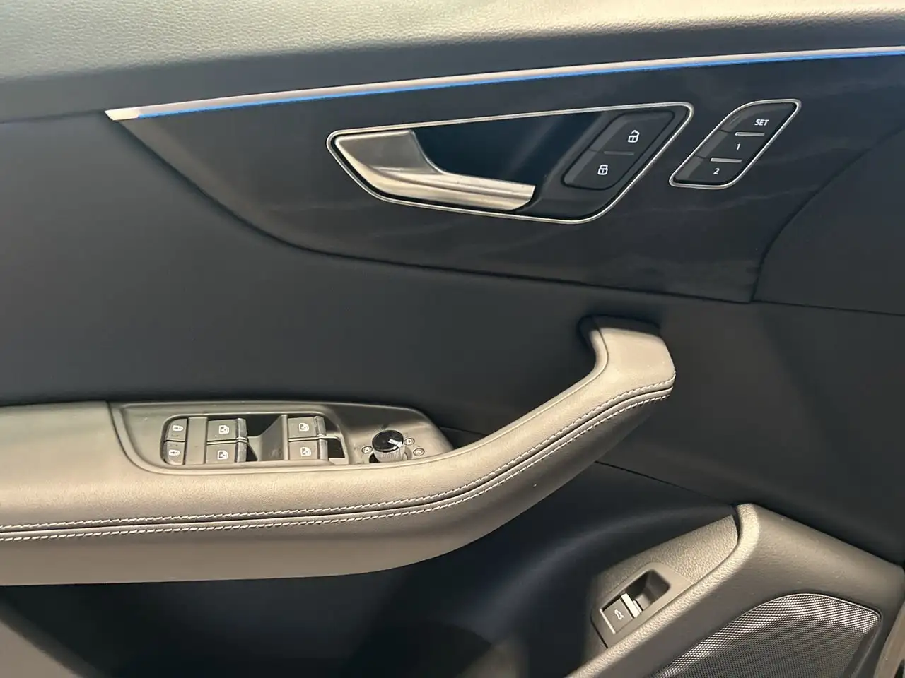 Audi Q8 снимка Audi Q8