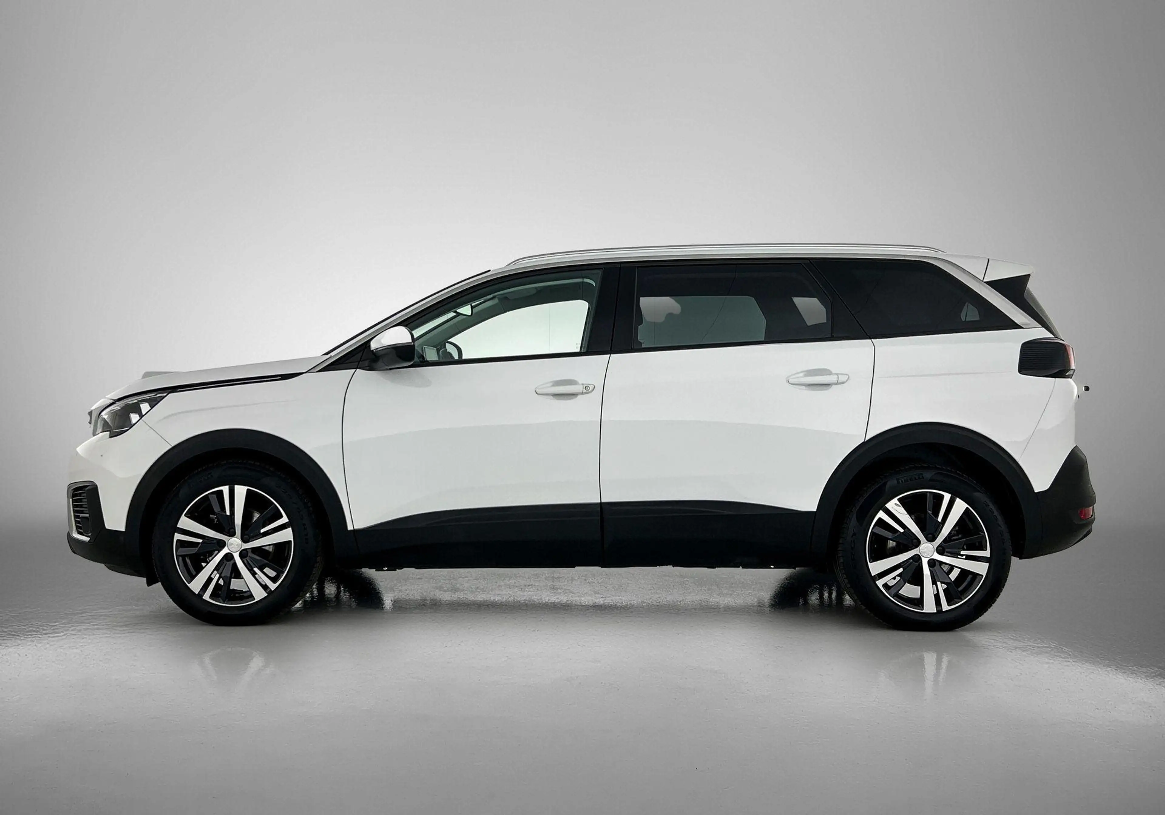 Peugeot 5008 1.2 PureTech Access 7 zitter | Navi | parkeersens — photo 2