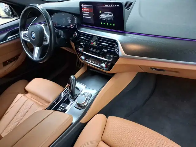 BMW 5 Series view 12