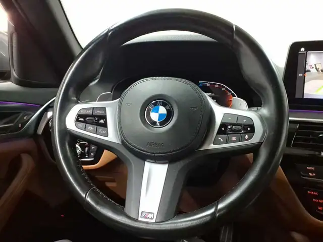 BMW 5 Series view 15