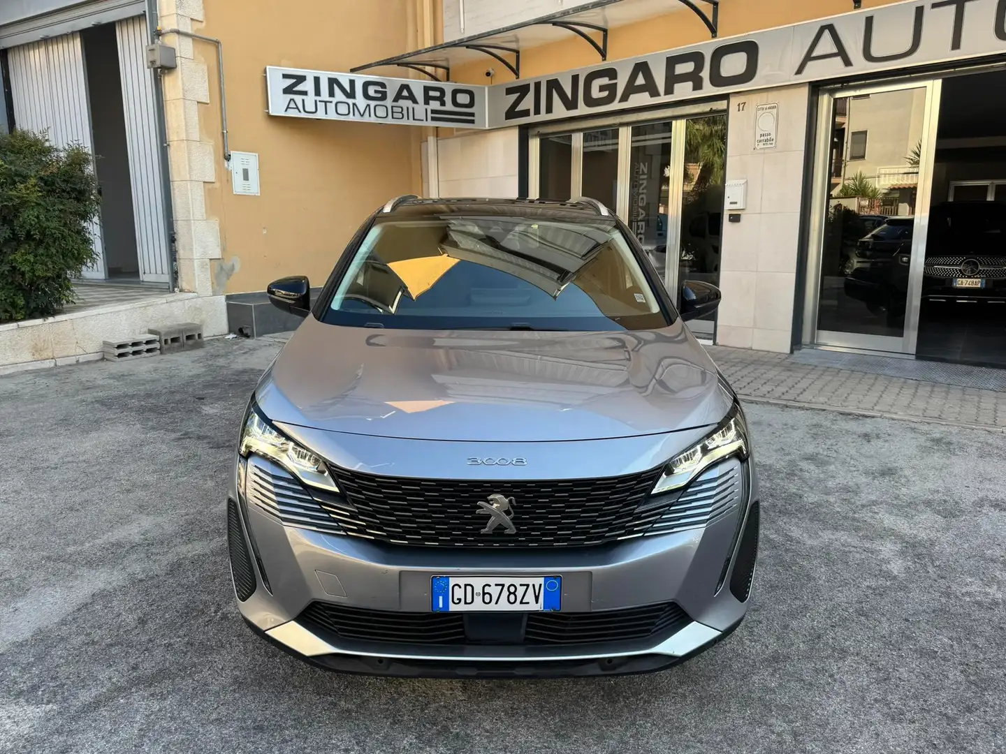 Peugeot 3008 1.5 HDI E6 BI-COLORE ALLURE NAVI+CERCHI+FULL LED Gris - 1