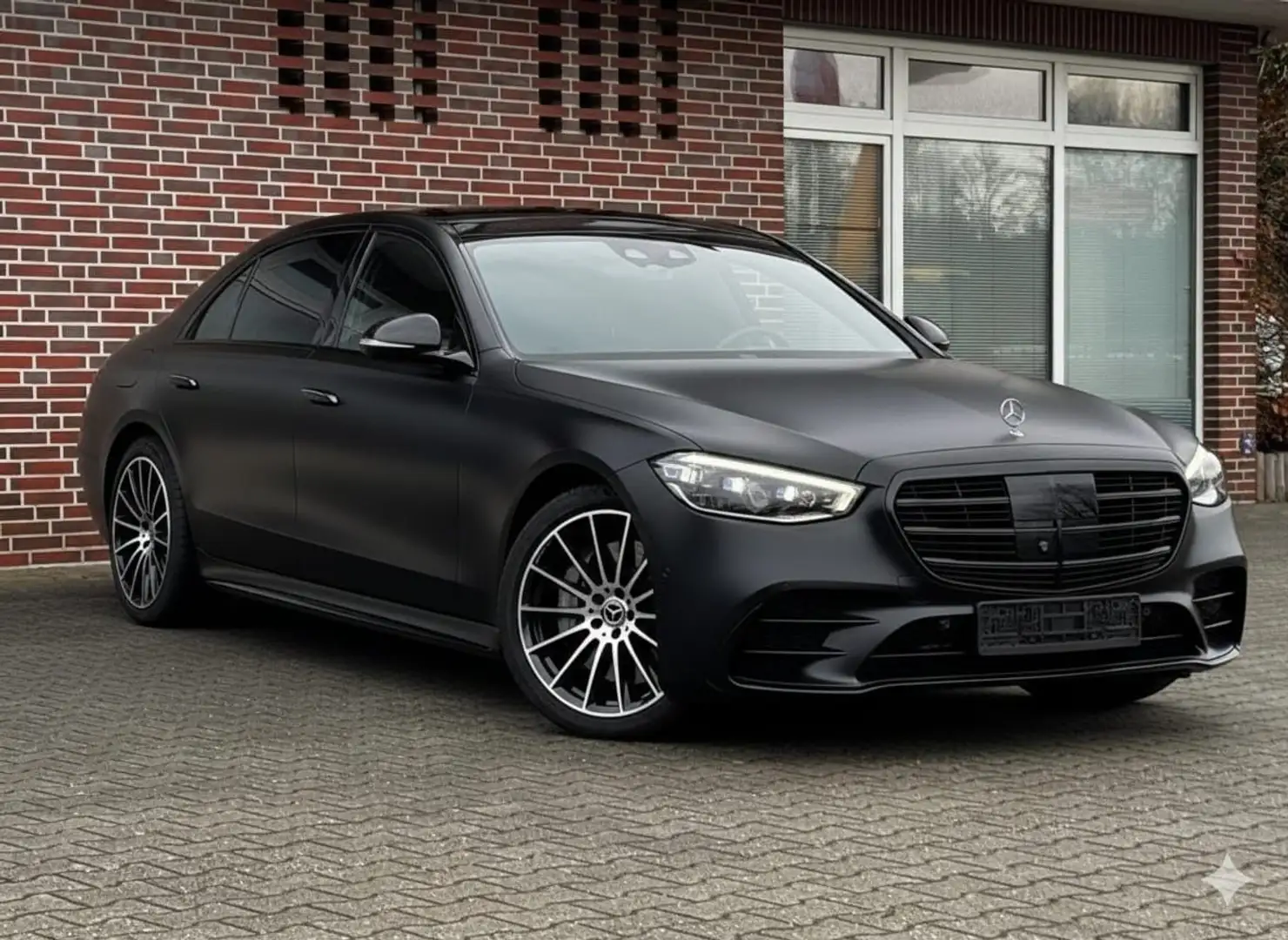 Mercedes-Benz S 400 d 4Matic LANG*AMG LINE*PANORAMA*MBUX*360°* Schwarz - 1