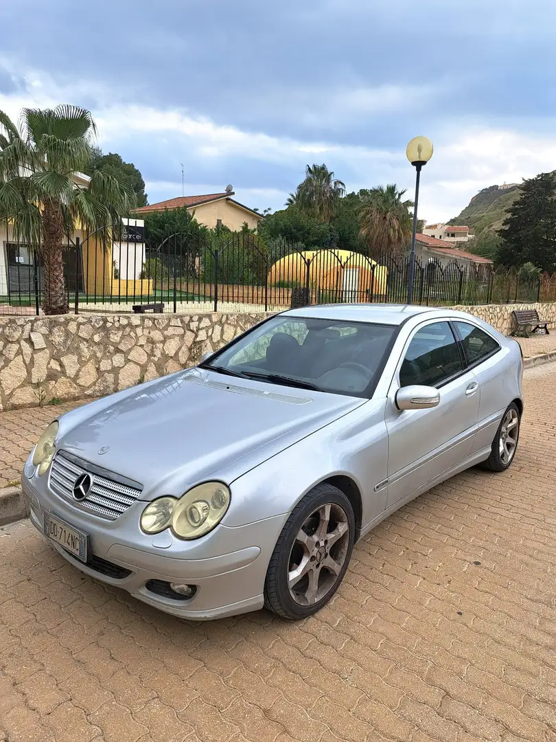 Mercedes-Benz C 220 SportCoupe cdi Elegance Sport - 2