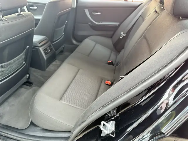 BMW 3 Series view 13