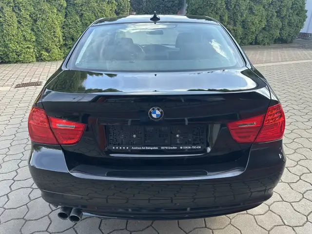 BMW 3 Series view 5