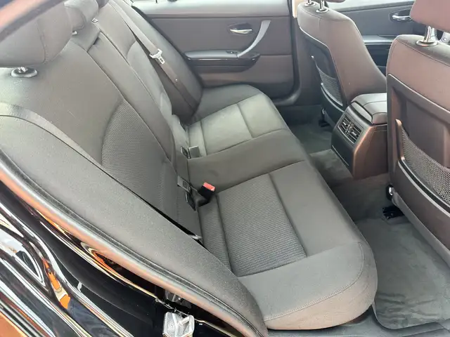 BMW 3 Series view 14