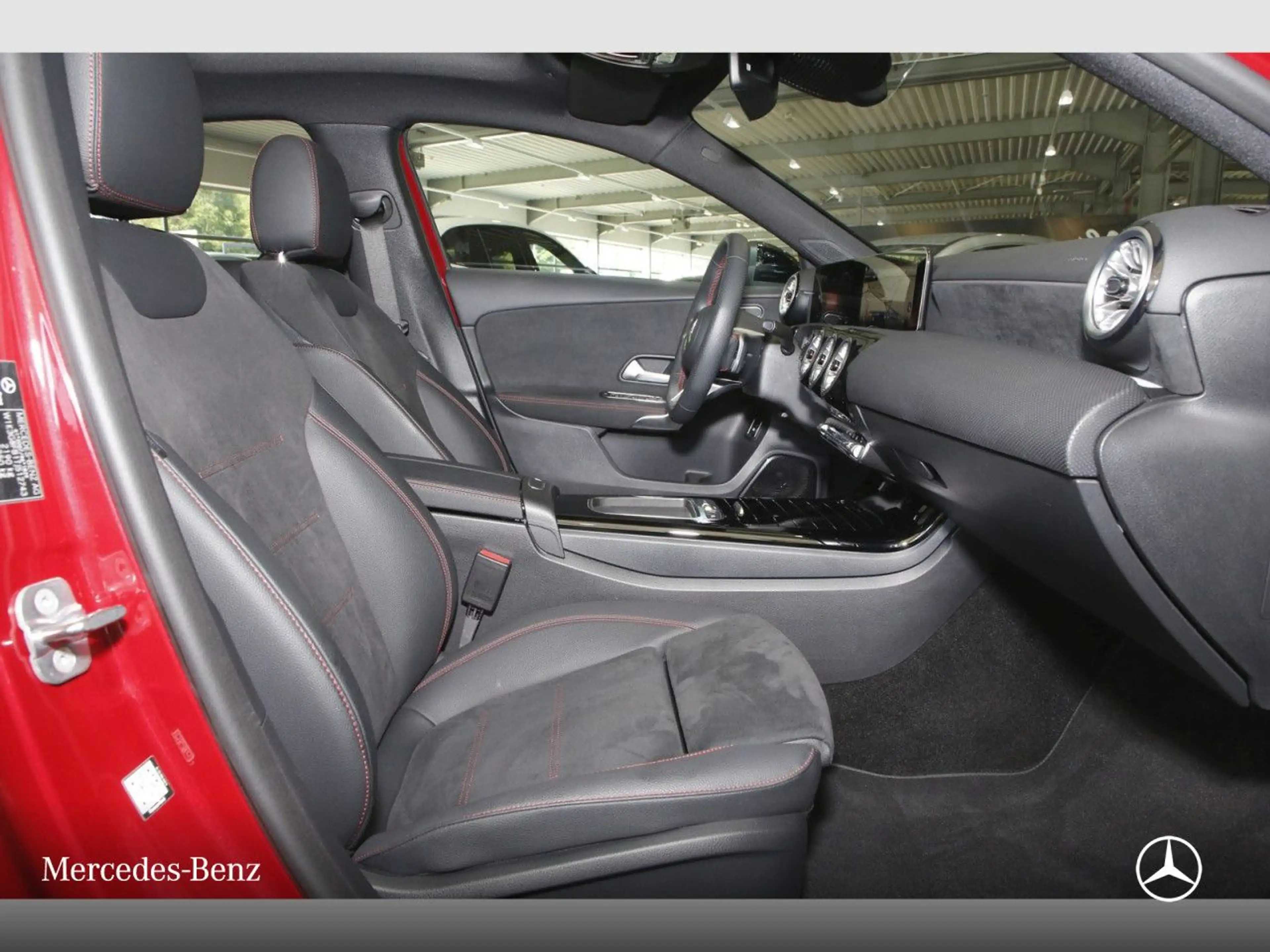 Mercedes-Benz A 250 e Lim AMG+NIGHT+PANO+360°+MULTIBEAM+HUD+8G — photo 6