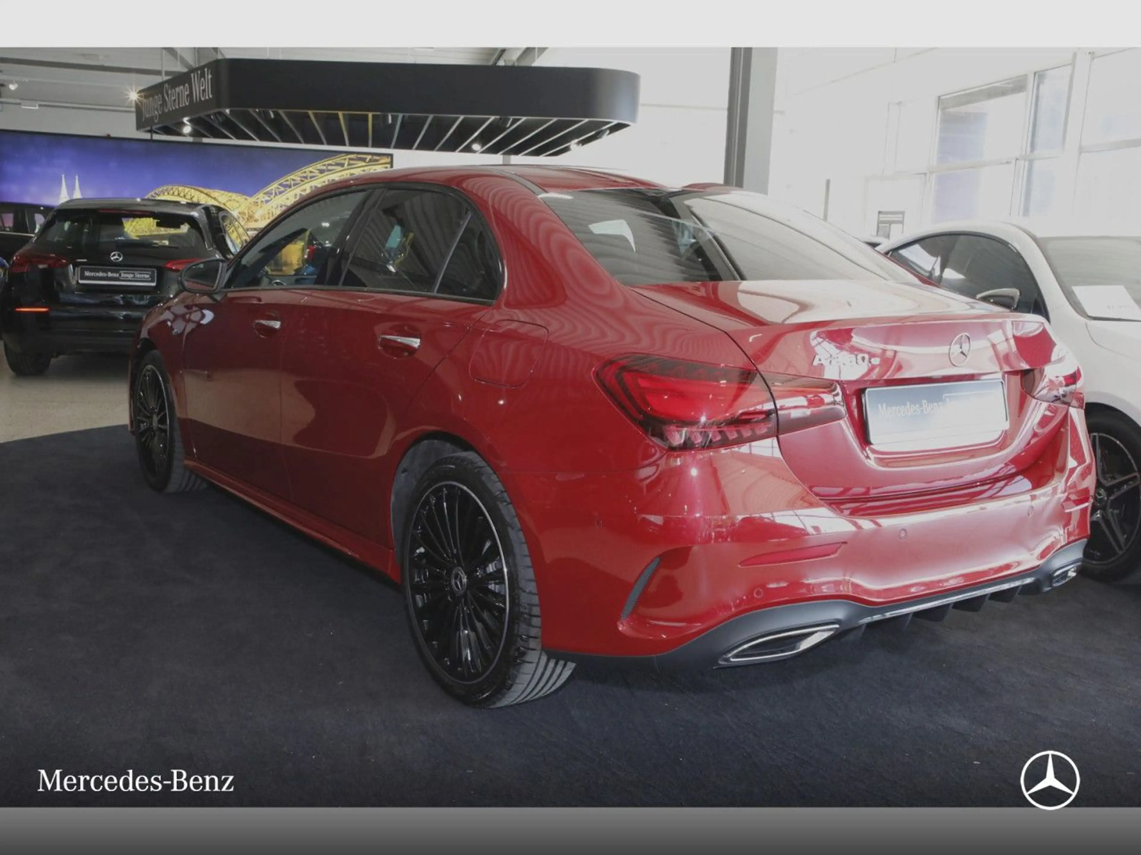 Mercedes-Benz A 250 e Lim AMG+NIGHT+PANO+360°+MULTIBEAM+HUD+8G — photo 11