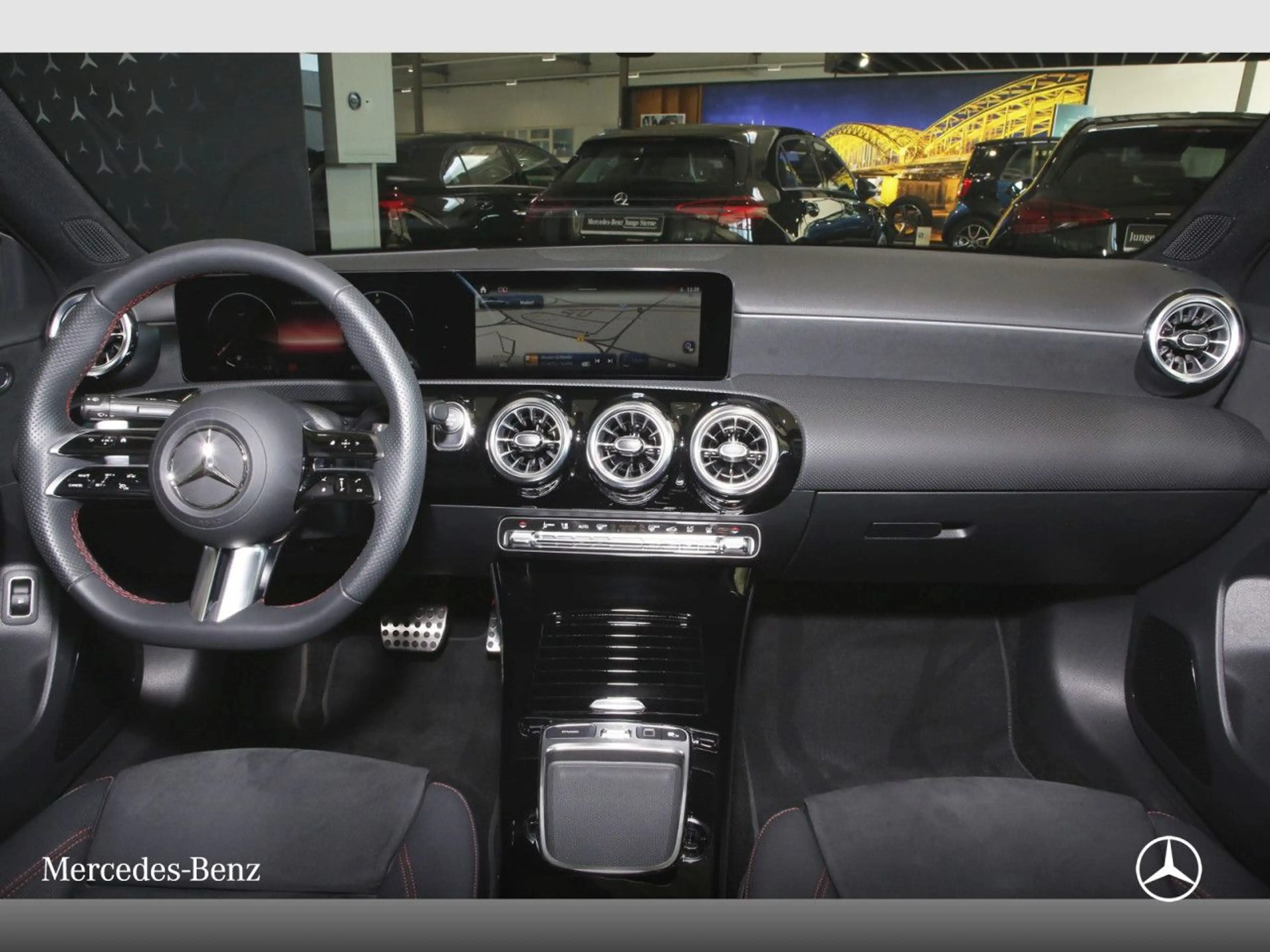 Mercedes-Benz A 250 e Lim AMG+NIGHT+PANO+360°+MULTIBEAM+HUD+8G — photo 9