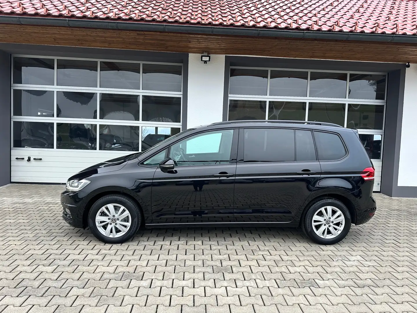 Volkswagen Touran 2,0 TDI DSG CL *AHV*RFK*STANDHZ*DIGITAL*LED*ACC* Schwarz - 2