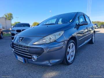 2.0 16V HDi FAP 5p. Féline