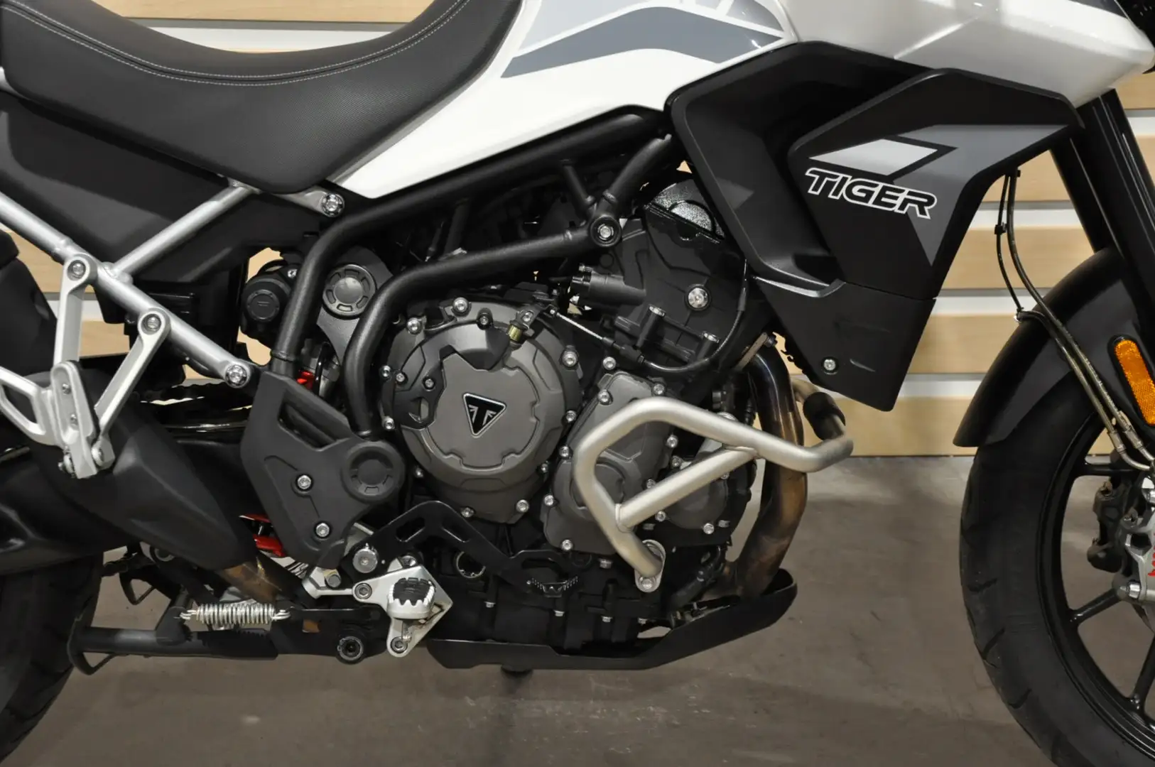 Triumph Tiger 900 Blanc - 2