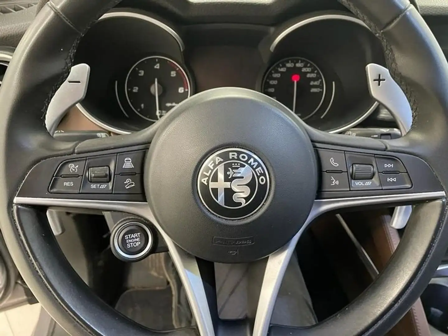 Alfa Romeo Stelvio 2017 2.2 t Executive Q4 210cv auto my19 Grigio - 2