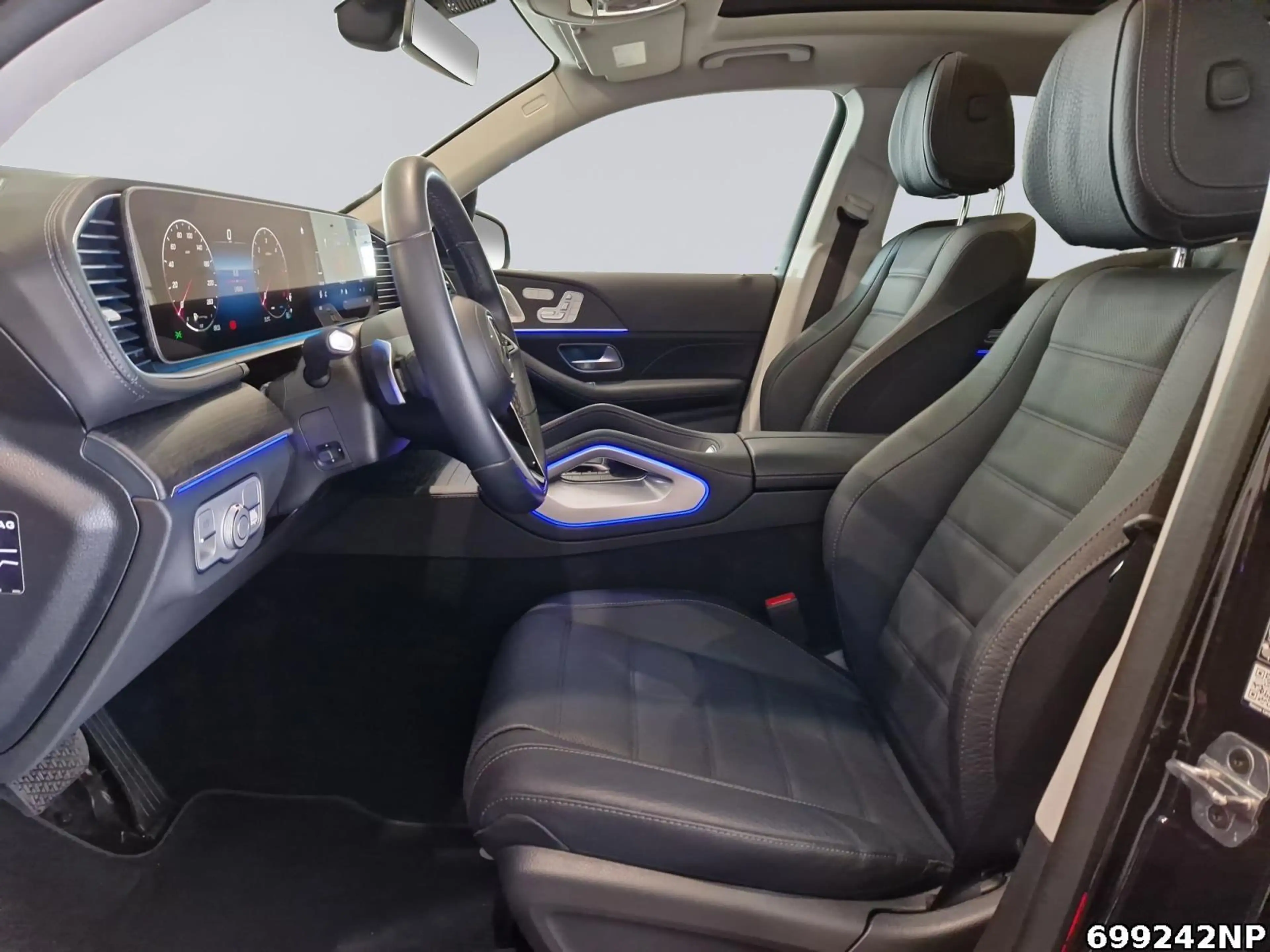 Mercedes-Benz GLS 450 d 4M  AHK Pano Memo 360° Distr Airmatic — photo 11