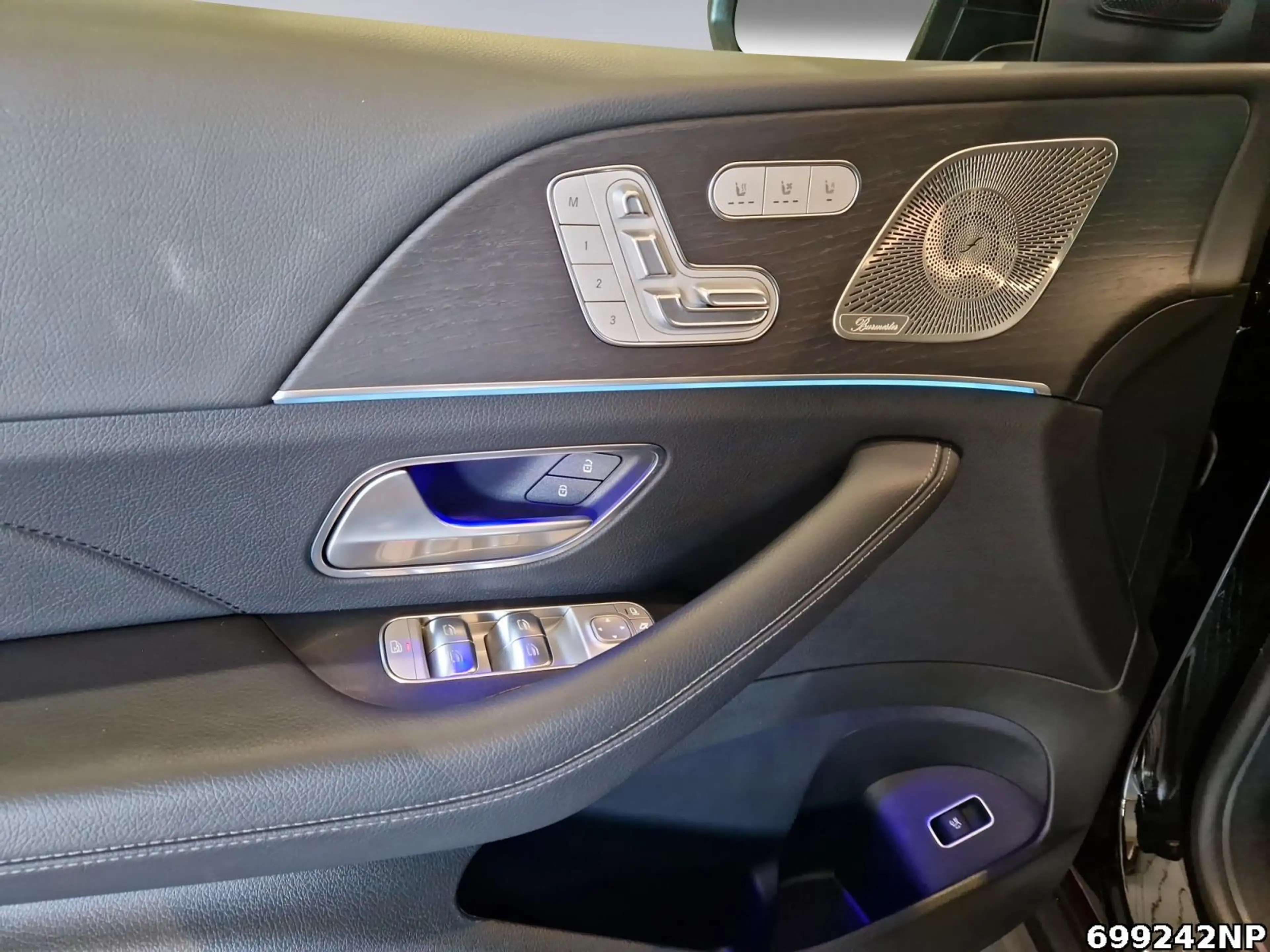 Mercedes-Benz GLS 450 d 4M  AHK Pano Memo 360° Distr Airmatic — photo 13