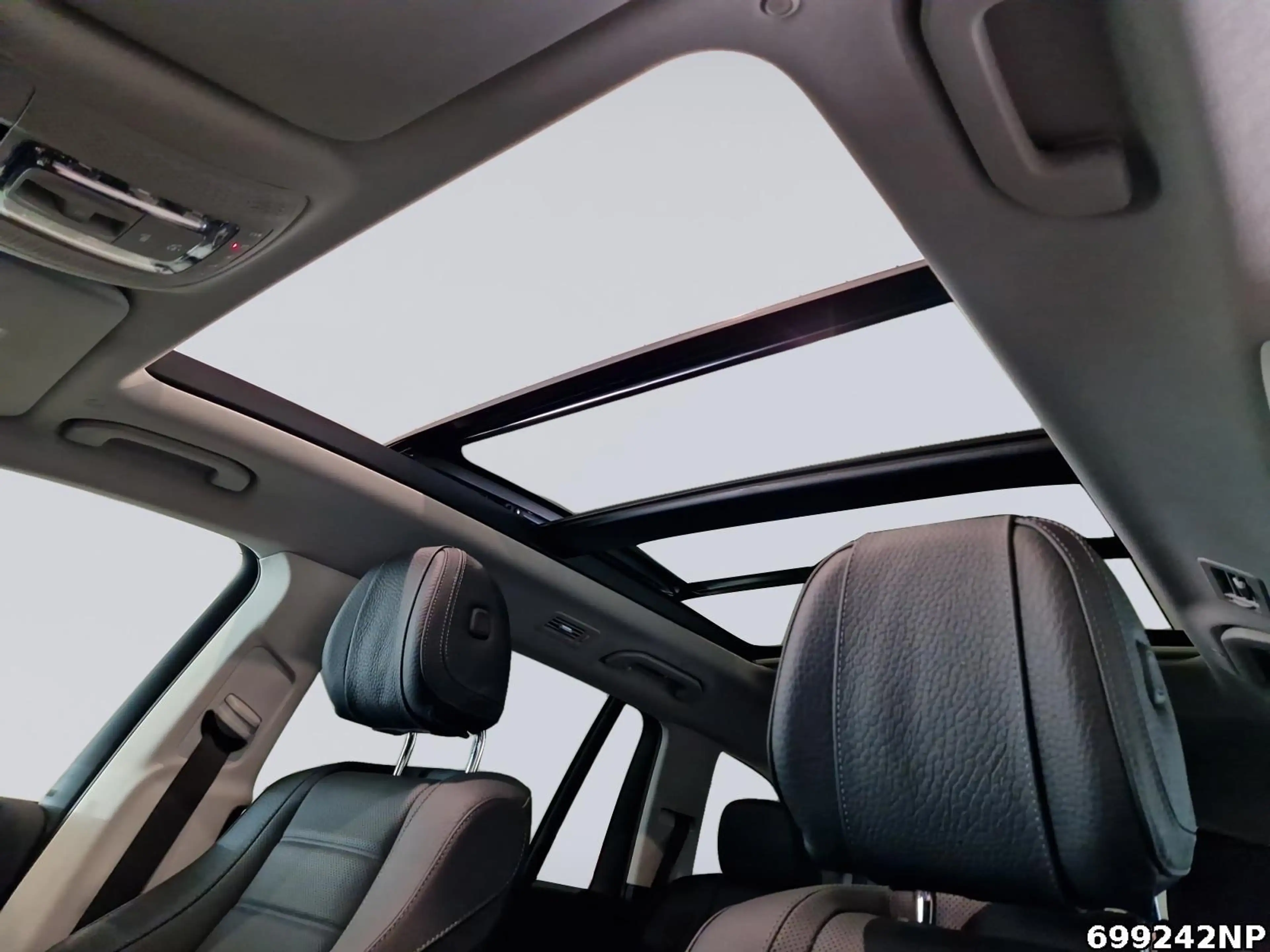 Mercedes-Benz GLS 450 d 4M  AHK Pano Memo 360° Distr Airmatic — photo 10