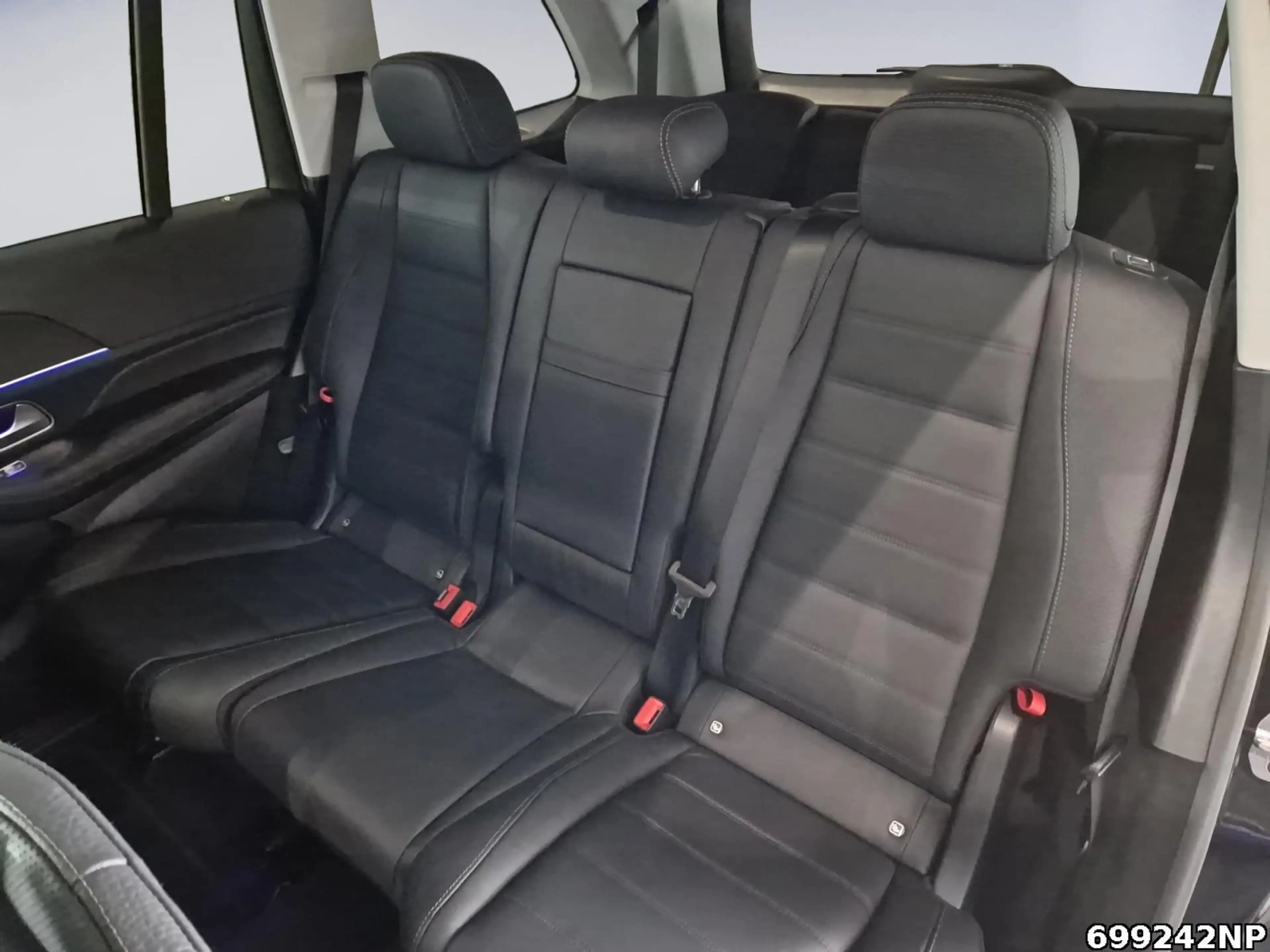 Mercedes-Benz GLS 450 d 4M  AHK Pano Memo 360° Distr Airmatic — photo 12