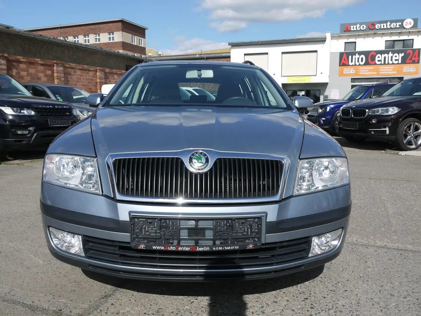 Skoda Octavia Kombi/Wenig KM/Klima/Guter Zustand Grau - 2