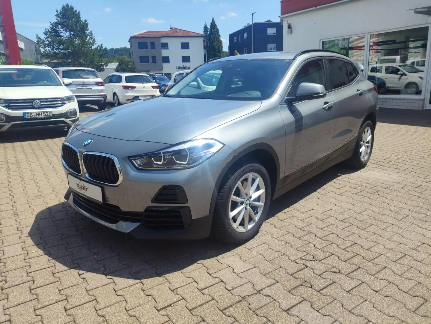 BMW X2 sDrive 18i Advantage Navi Kamera SHZ LED Grey - 2