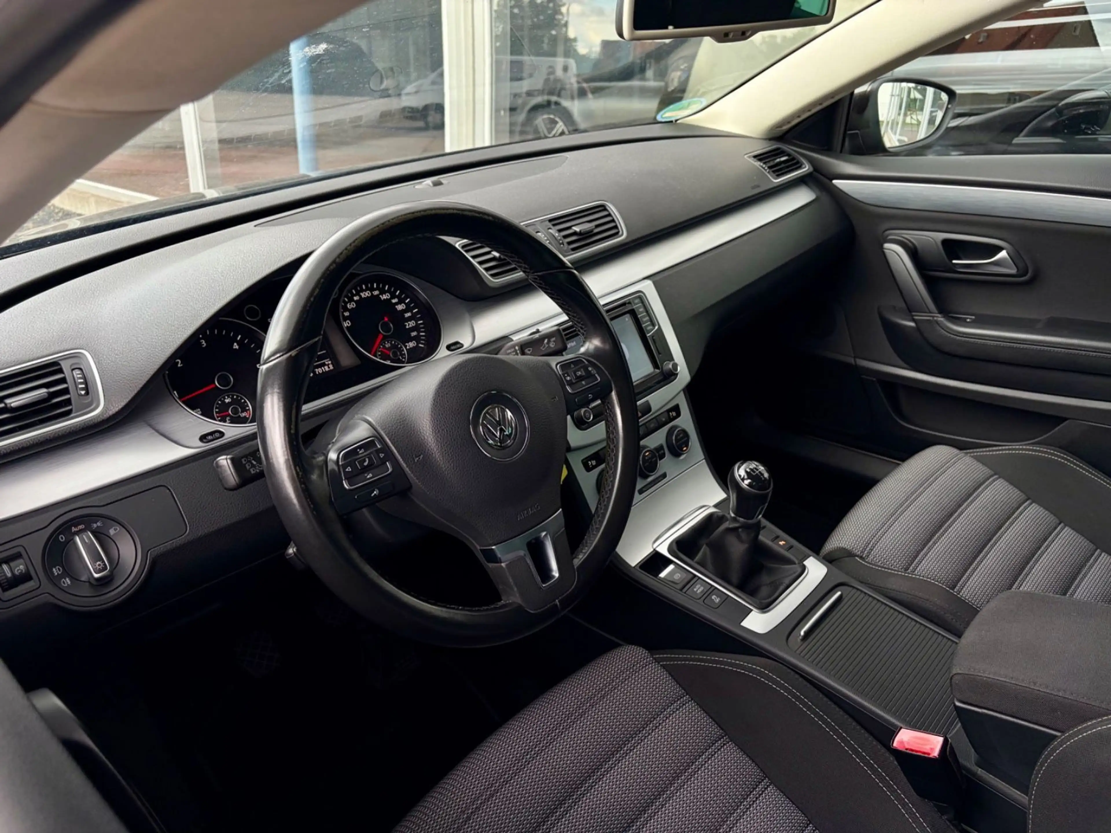 Volkswagen CC 2.0 TDI NAVI*XENON*PDC*SITZHEIZUNG*TEMPOMAT — photo 12