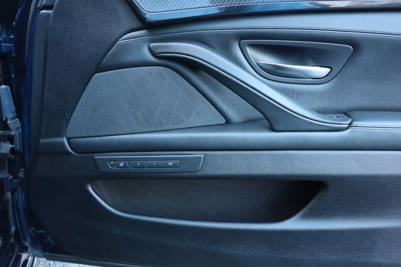 BMW 550 Berline — photo 32 sur 41