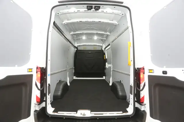 Ford Transit view 3