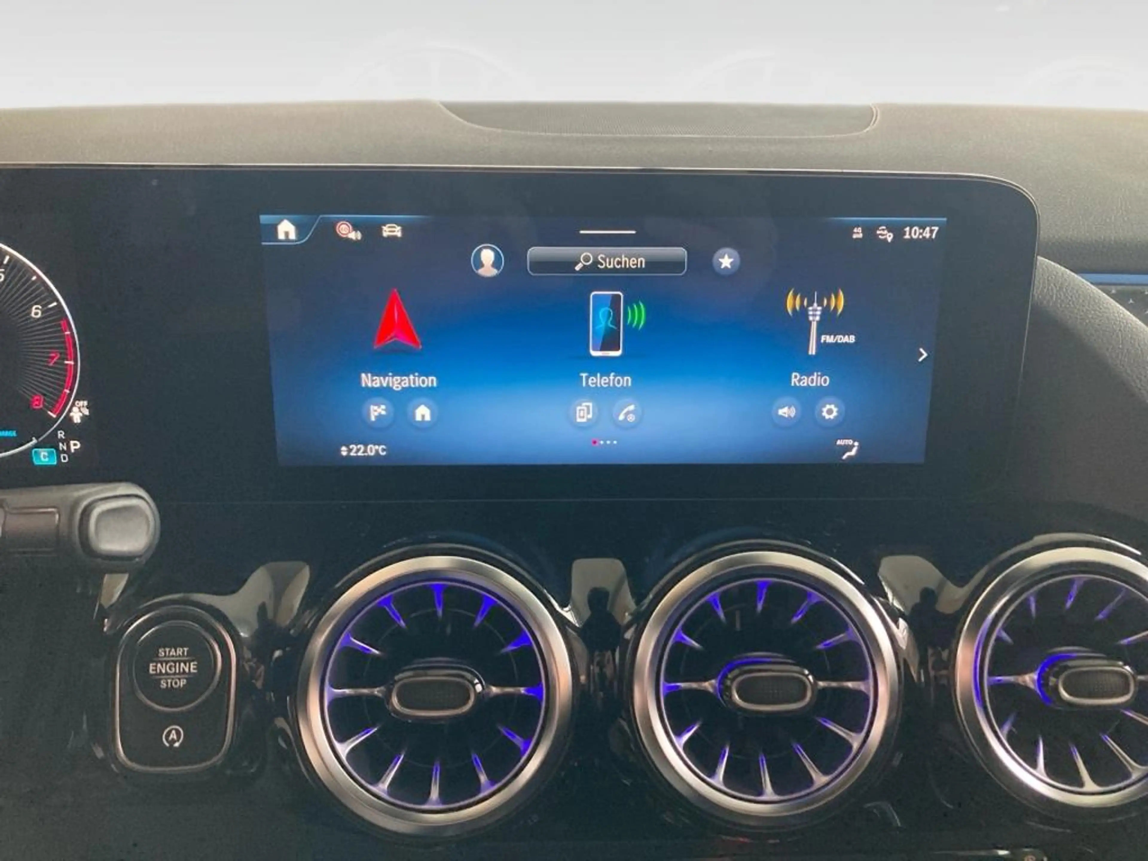 Mercedes-Benz GLA 180 Progressive Line+DISTR+KEYLESS+MULTIBEAM — photo 13