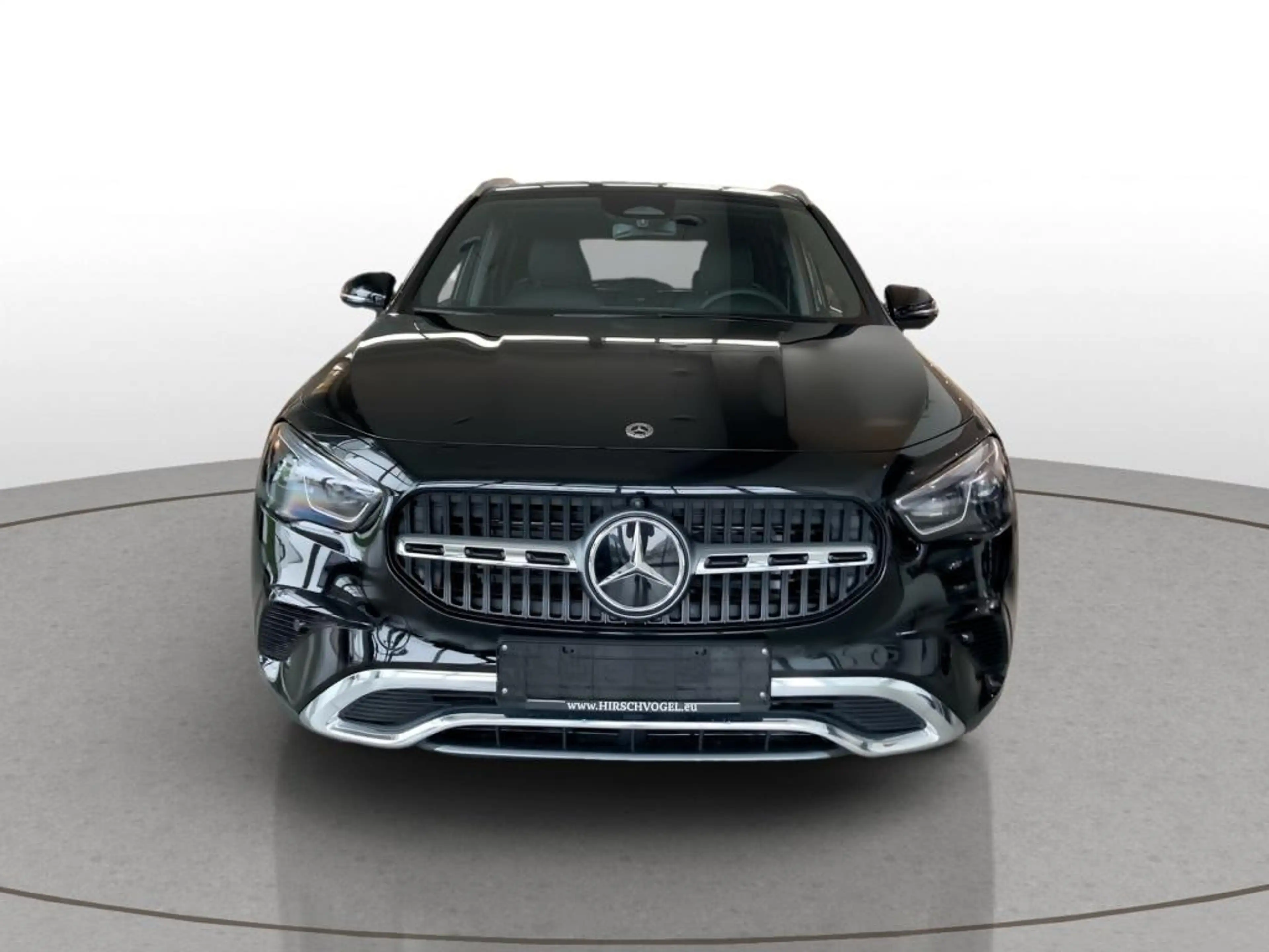 Mercedes-Benz GLA 180 Progressive Line+DISTR+KEYLESS+MULTIBEAM — photo 3