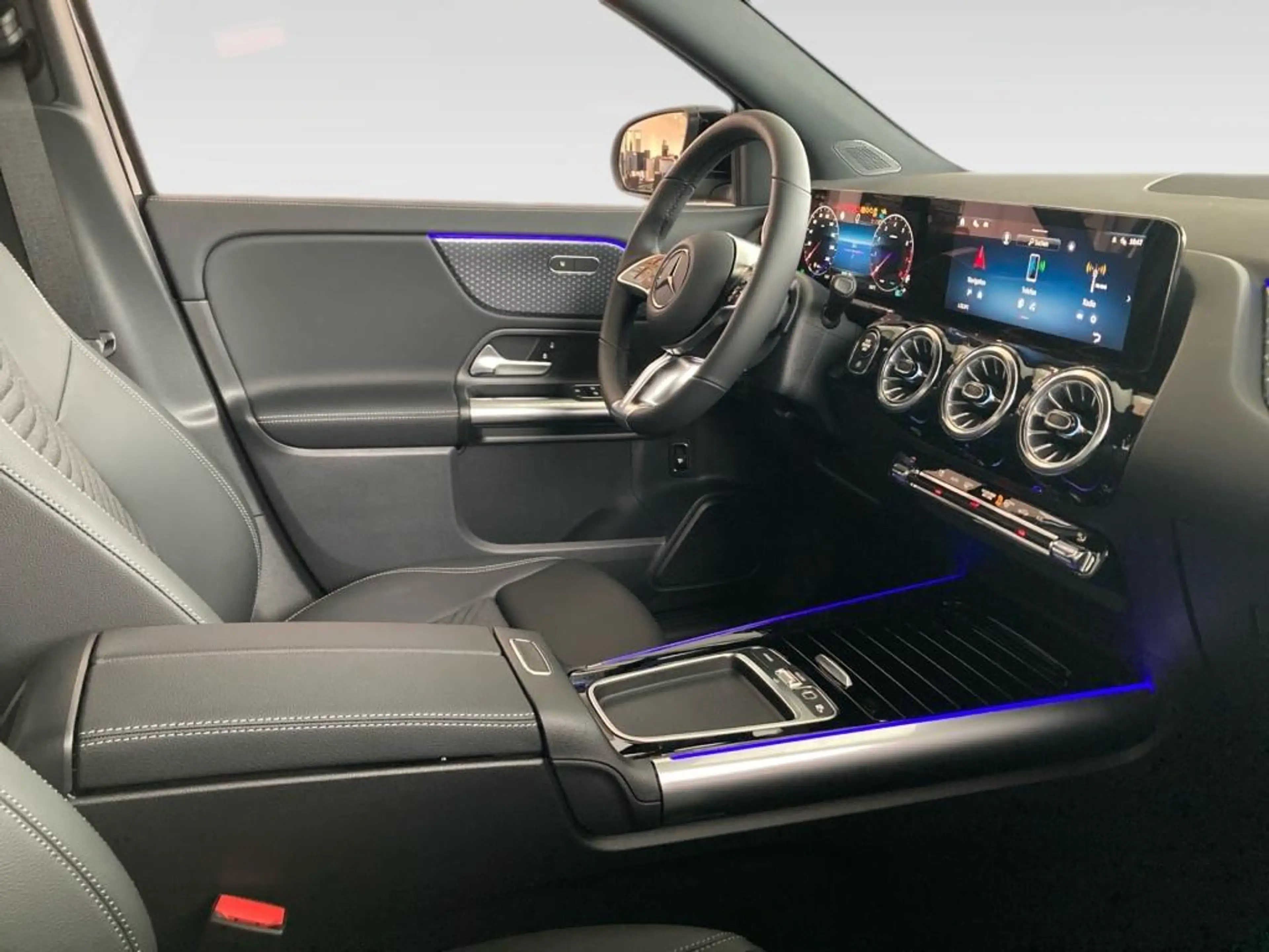 Mercedes-Benz GLA 180 Progressive Line+DISTR+KEYLESS+MULTIBEAM — photo 10
