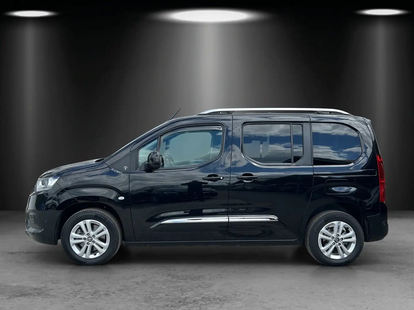 Toyota Proace City Verso 1.2 L1 Team Aut./KAMERA/ACC/ Zwart - 2