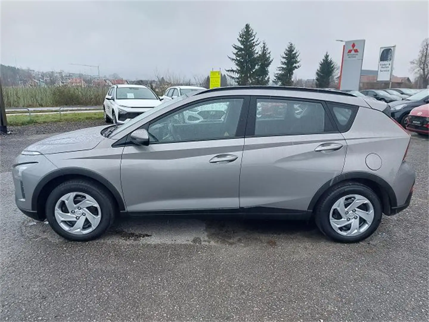 Hyundai BAYON Bayon i-Line 1,2 MPI y1bi1 *8-fach* *AHK* Grau - 2