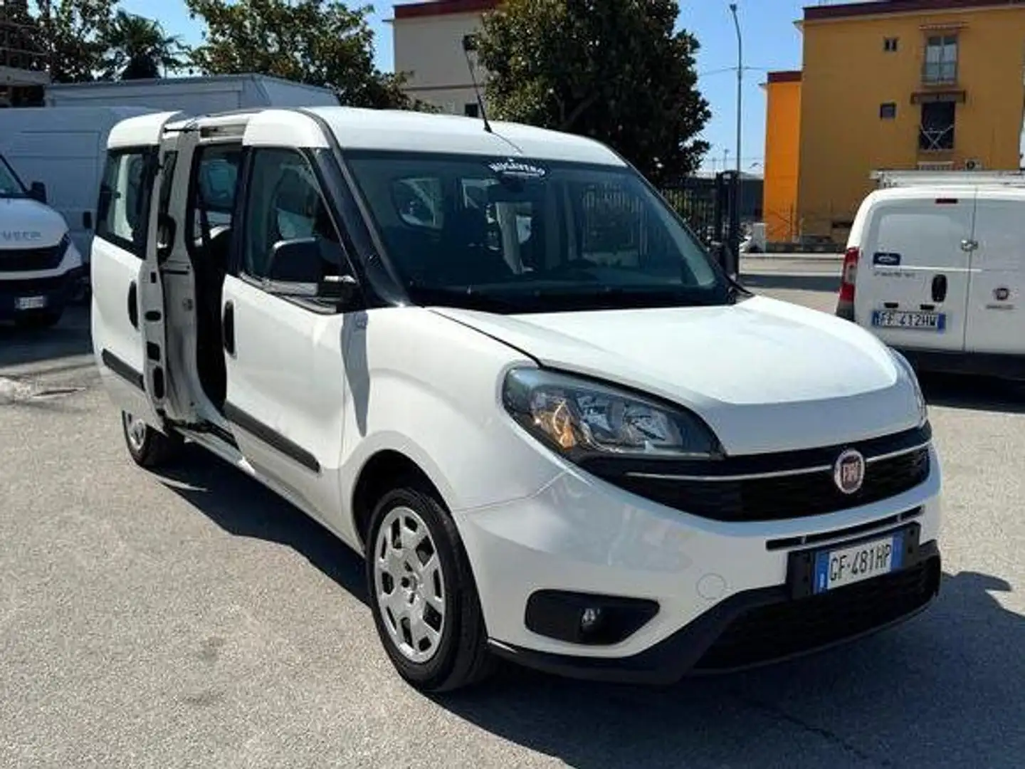 Fiat Doblo 1.6mjt 105cv AUTOCARRO 5 POSTI Anno 2021 Bianco - 1