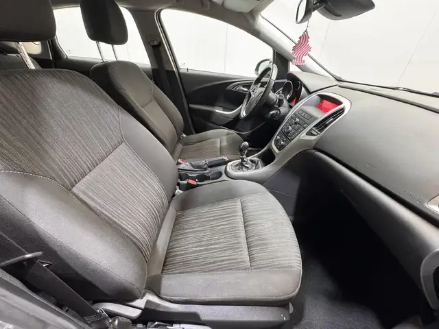 Opel Astra view 12