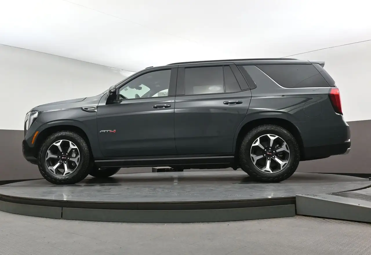 GMC Yukon снимка GMC Yukon