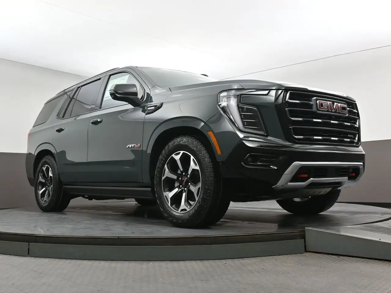 GMC Yukon снимка GMC Yukon