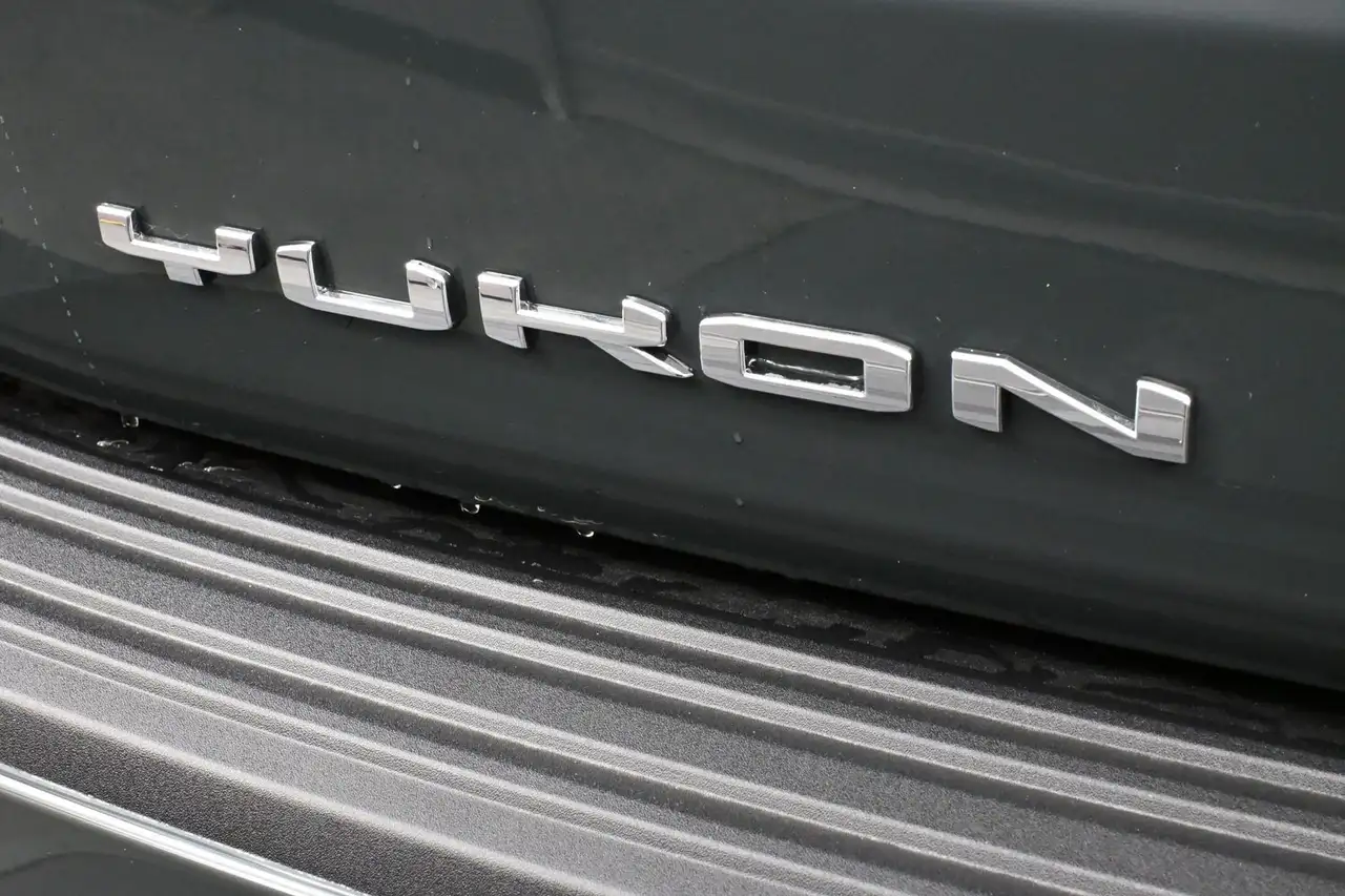 GMC Yukon снимка GMC Yukon