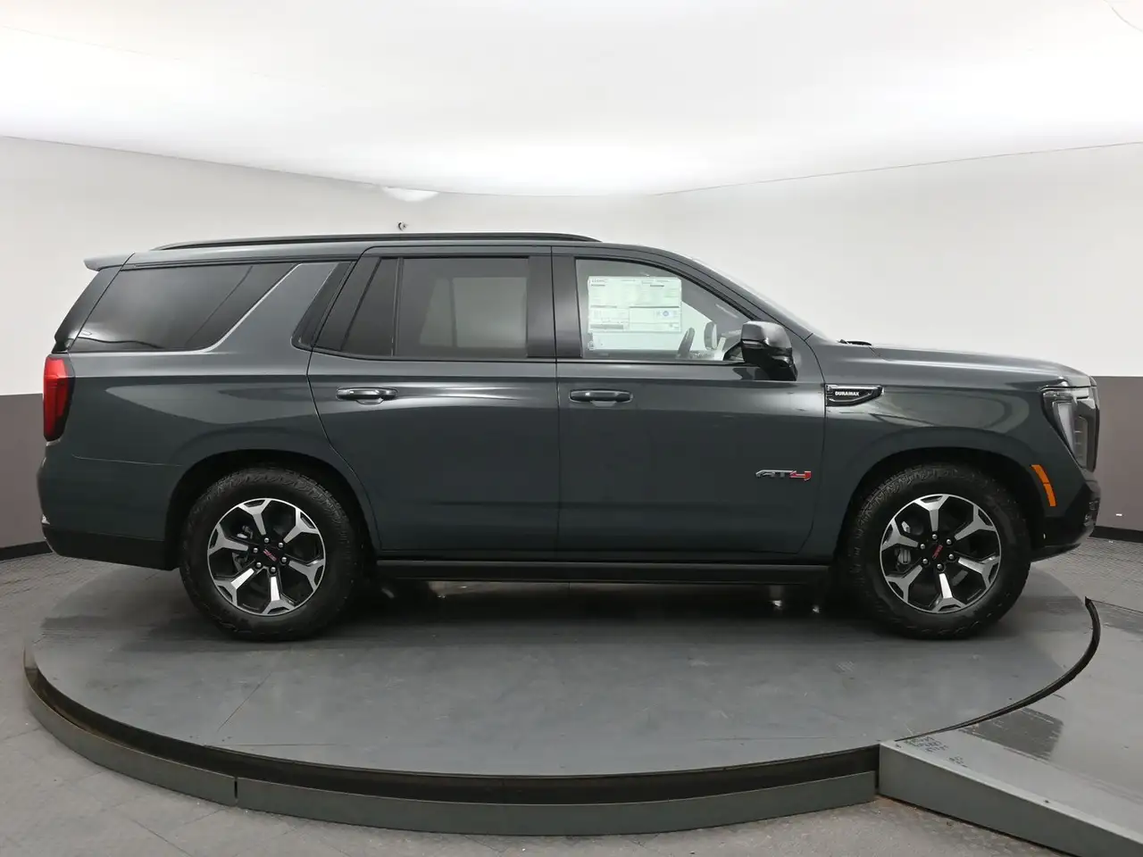 GMC Yukon снимка GMC Yukon