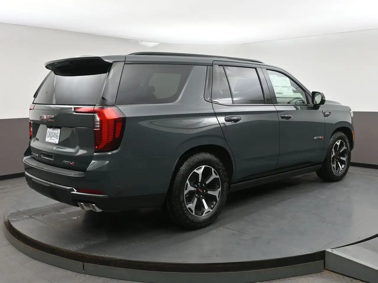 GMC Yukon снимка GMC Yukon