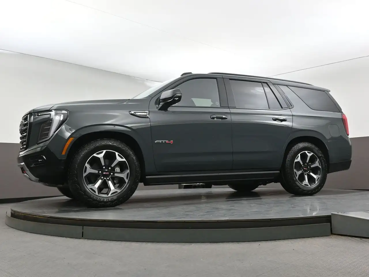 GMC Yukon снимка GMC Yukon