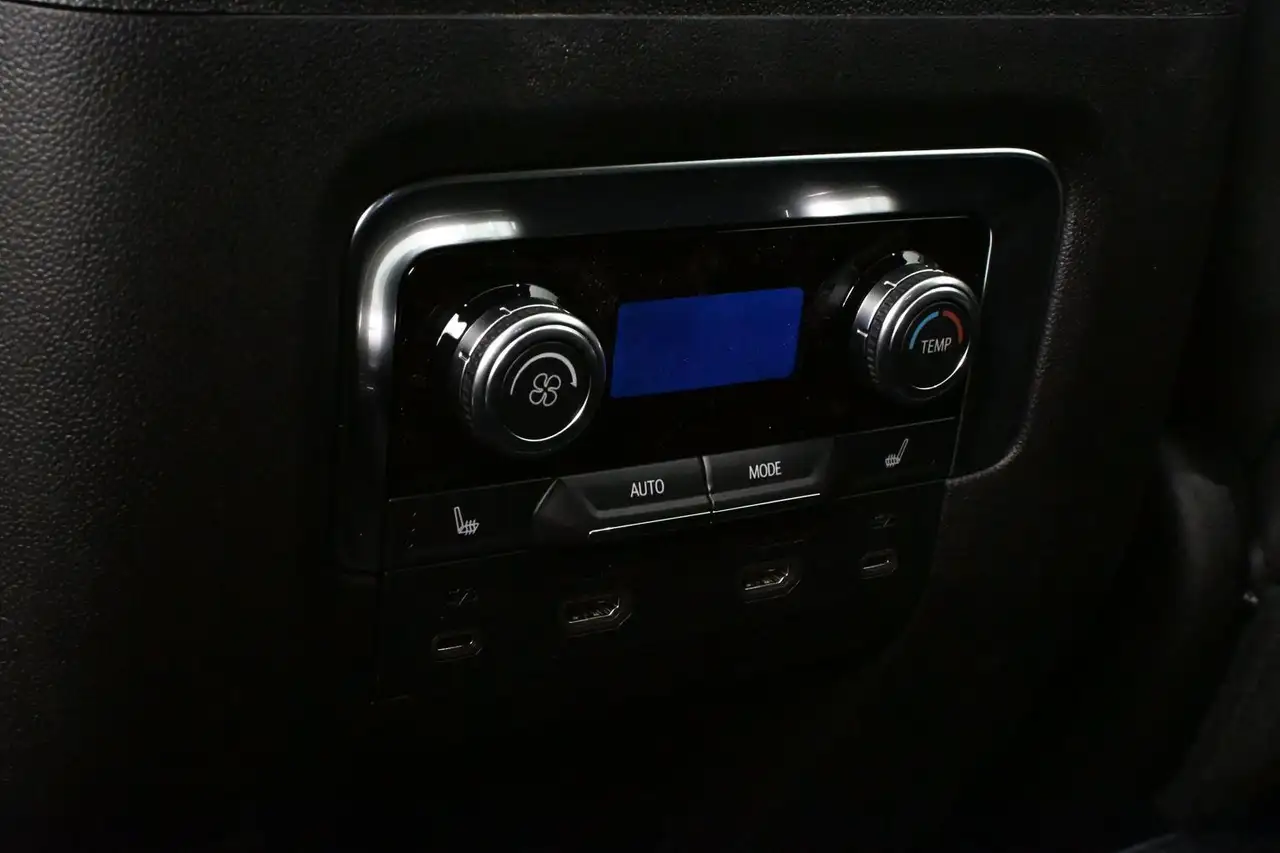 GMC Yukon снимка GMC Yukon