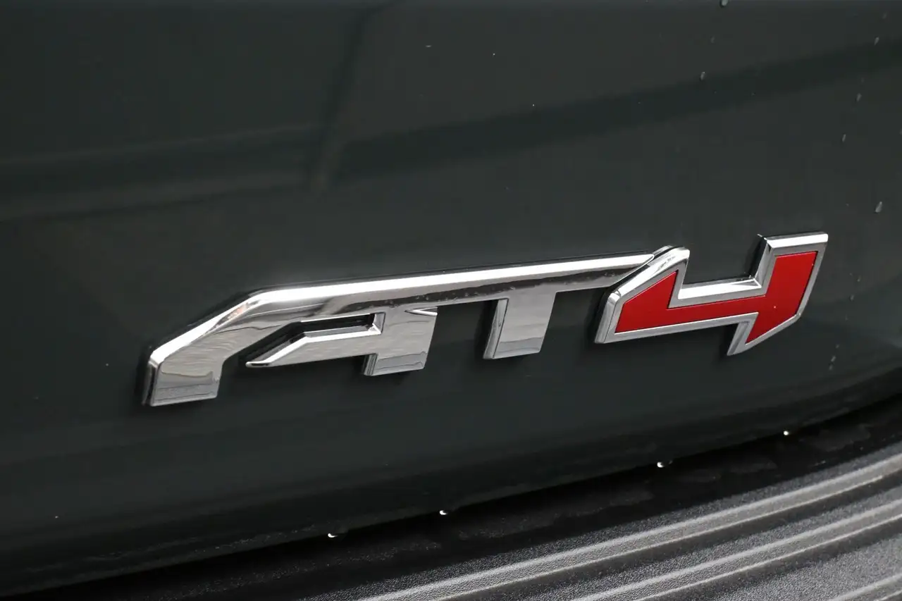 GMC Yukon снимка GMC Yukon