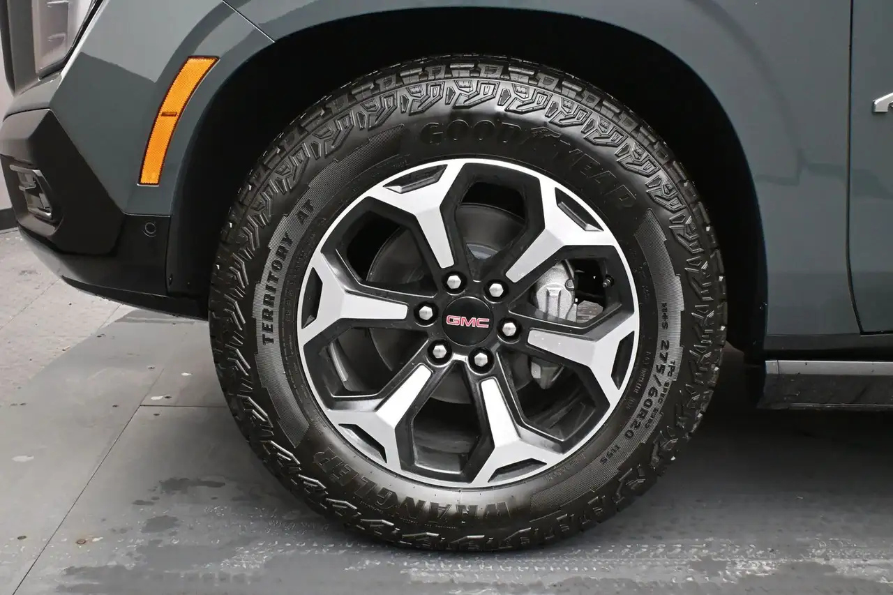 GMC Yukon снимка GMC Yukon