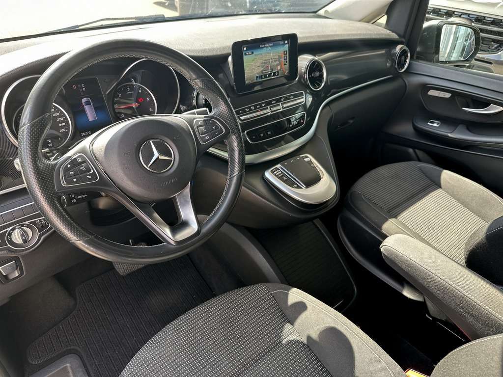 Mercedes-Benz V 250
