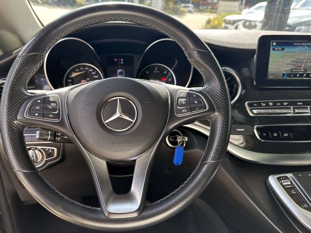 Mercedes-Benz V 250